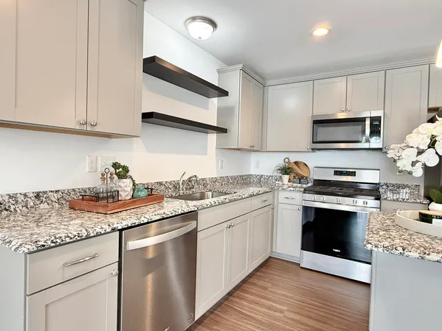 $293,000 | 10290 Swan Lake Circle, Ypsilanti, MI 48197