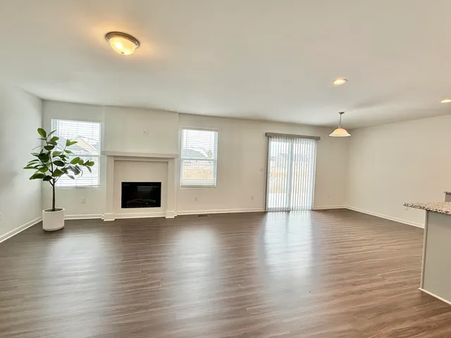 $293,000 | 10290 Swan Lake Circle, Ypsilanti, MI 48197