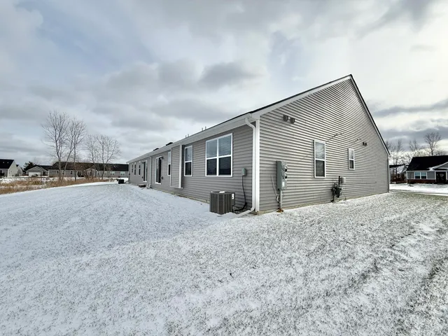 $293,000 | 10290 Swan Lake Circle, Ypsilanti, MI 48197