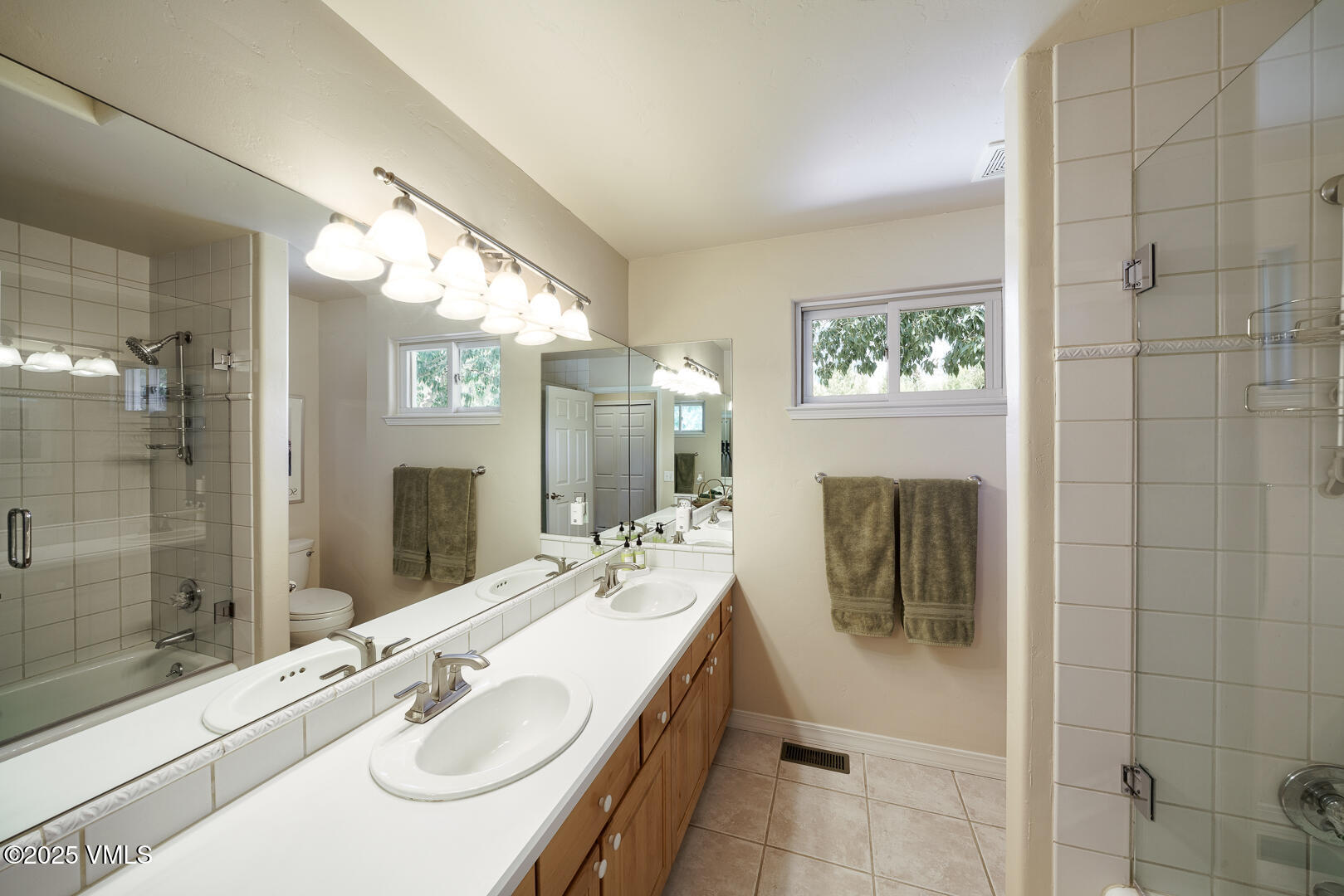 881 June Creek Road Edwards, CO 81632 - Photo 17 of 103 881_June_Creek_Interiors_036