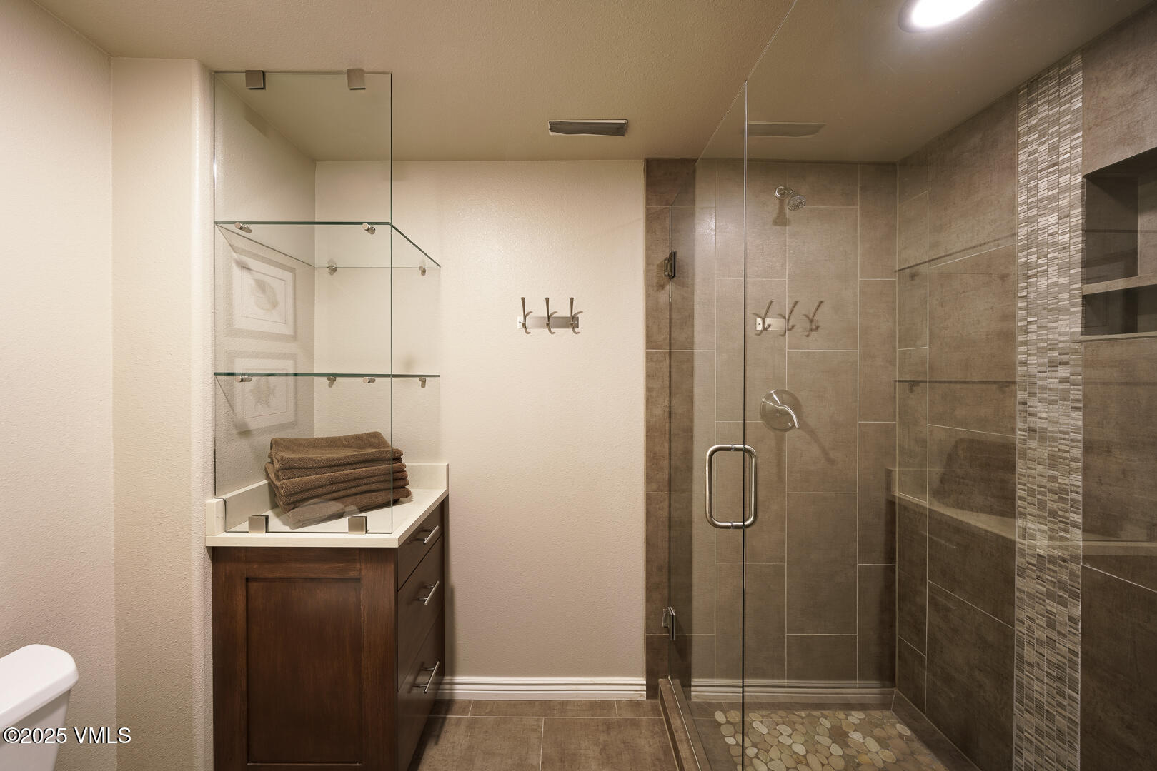 881 June Creek Road Edwards, CO 81632 - Photo 25 of 103 881_June_Creek_Interiors_049