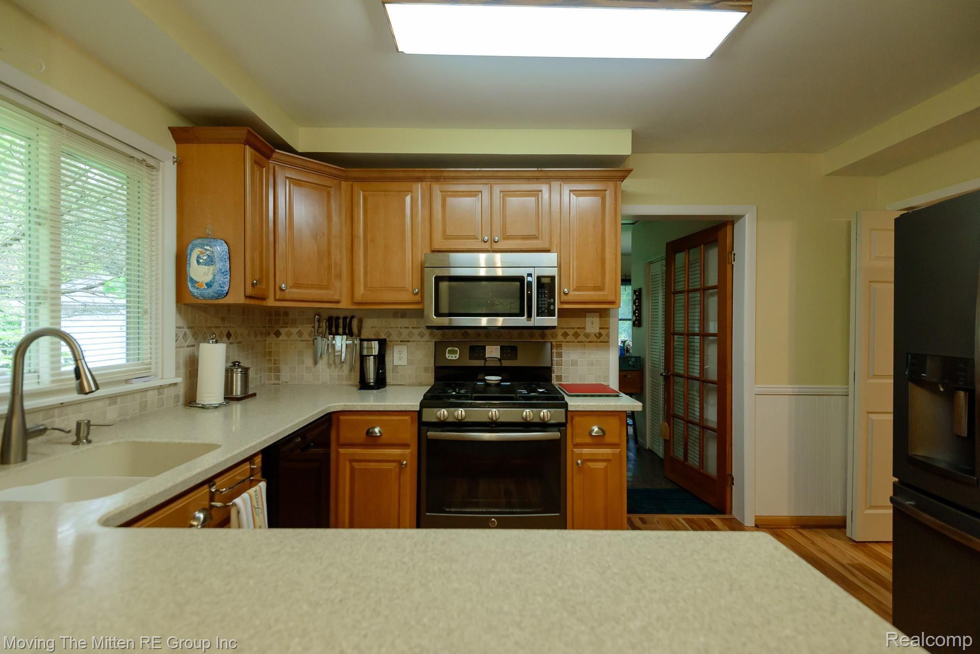 16867 Renton Road Belleville, MI 48111 - Photo 18 of 46 20.jpg