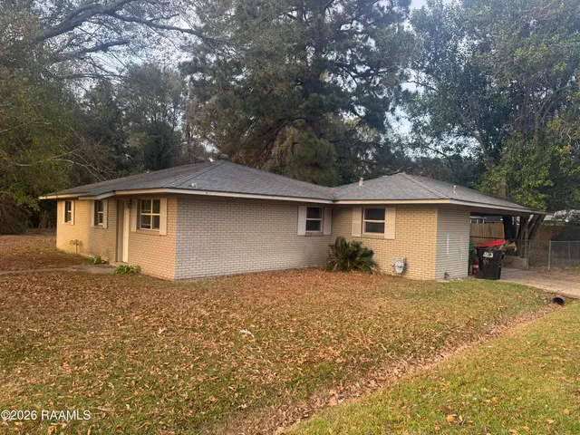 $1,300 | 300 Belle Homme Drive, Lafayette, LA 70506