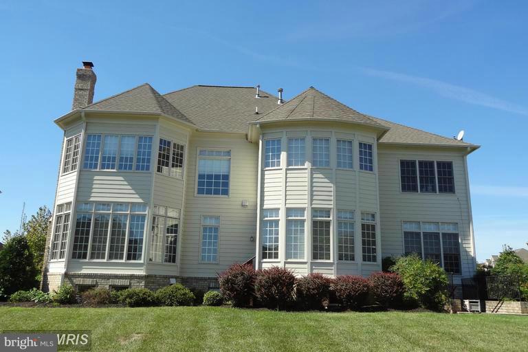 8530 Link Hills Loop Gainesville, VA 20155 - Photo 29 of 30 Exterior (Rear)