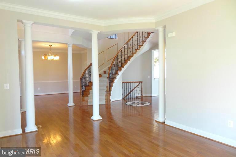 8530 Link Hills Loop Gainesville, VA 20155 - Photo 5 of 30 Interior (General)