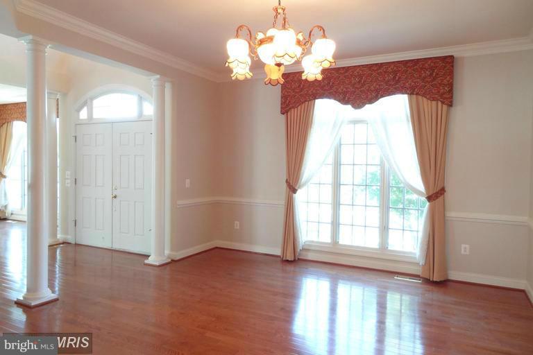 8530 Link Hills Loop Gainesville, VA 20155 - Photo 7 of 30 Dining Room