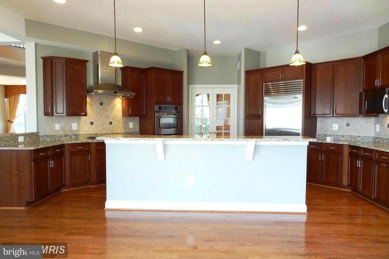 8530 Link Hills Loop Gainesville, VA 20155 - Photo 10 of 30 Kitchen
