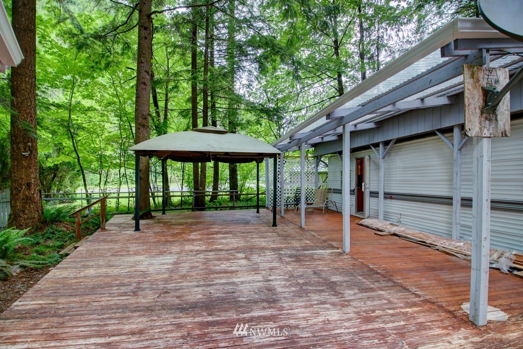 1041 Exit Road Maple Falls, WA 98266 - Photo 3 of 31
