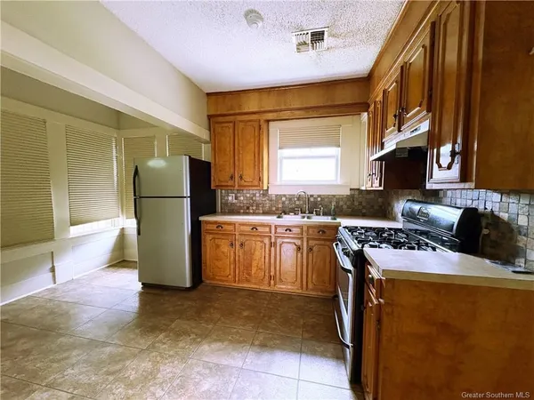 $1,200 | 512 11th Street, Lake Charles, LA 70601