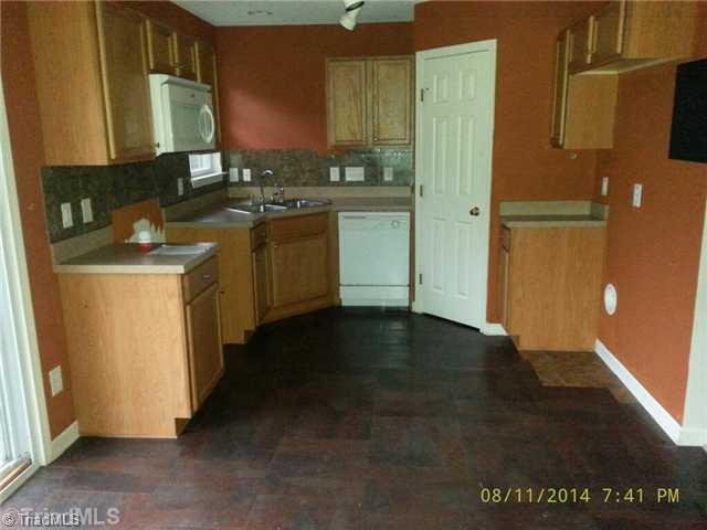 3590 Morning Mist Road Winston-Salem, NC 27107 - Photo 3 of 8 Kitchen.