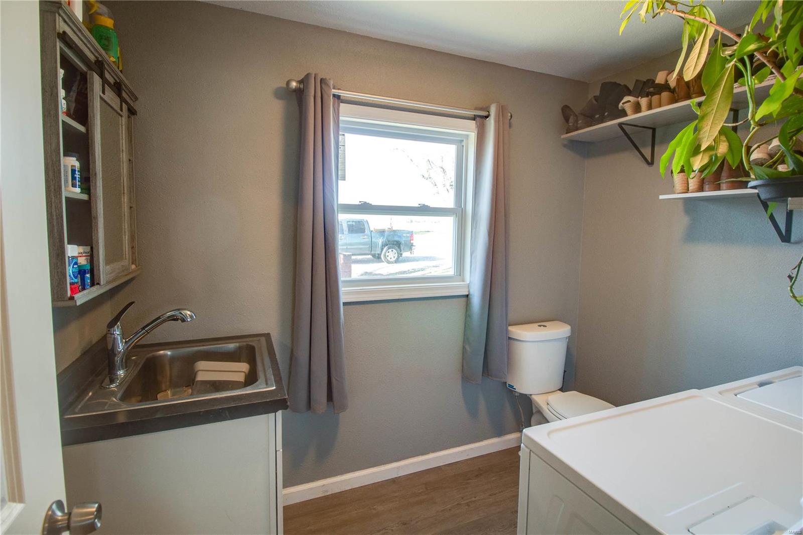 31232 Ingham Lane Brighton, IL 62012 - Photo 17 of 34