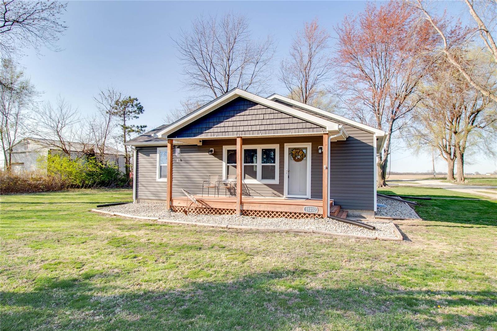 31232 Ingham Lane Brighton, IL 62012 - Photo 2 of 34