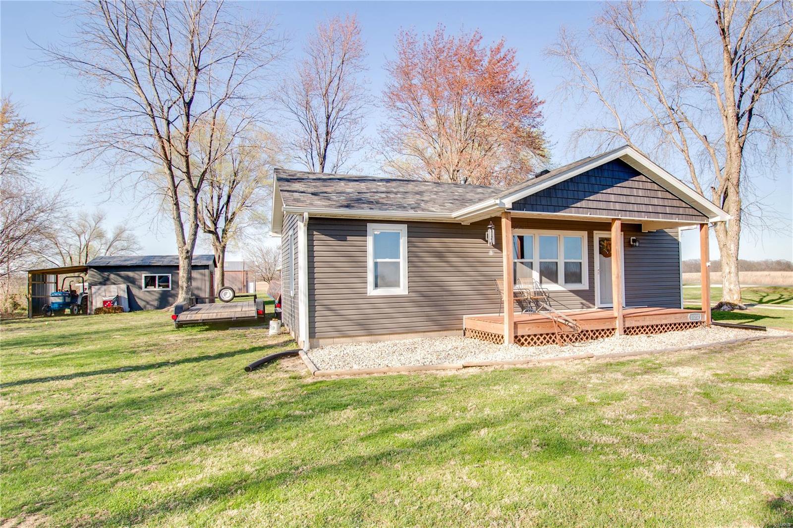 31232 Ingham Lane Brighton, IL 62012 - Photo 3 of 34