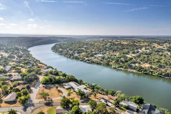 $469,000 | 2800 Circle Drive, Marble Falls, TX 78654