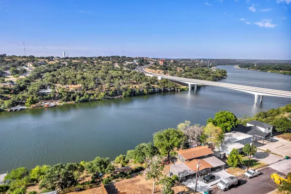 $469,000 | 2800 Circle Drive, Marble Falls, TX 78654