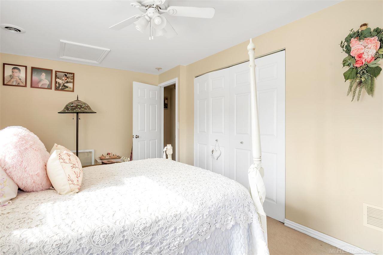 2471 Lindell Road Sterling Heights, MI 48310 - Photo 24 of 31 50082416-24.JPG