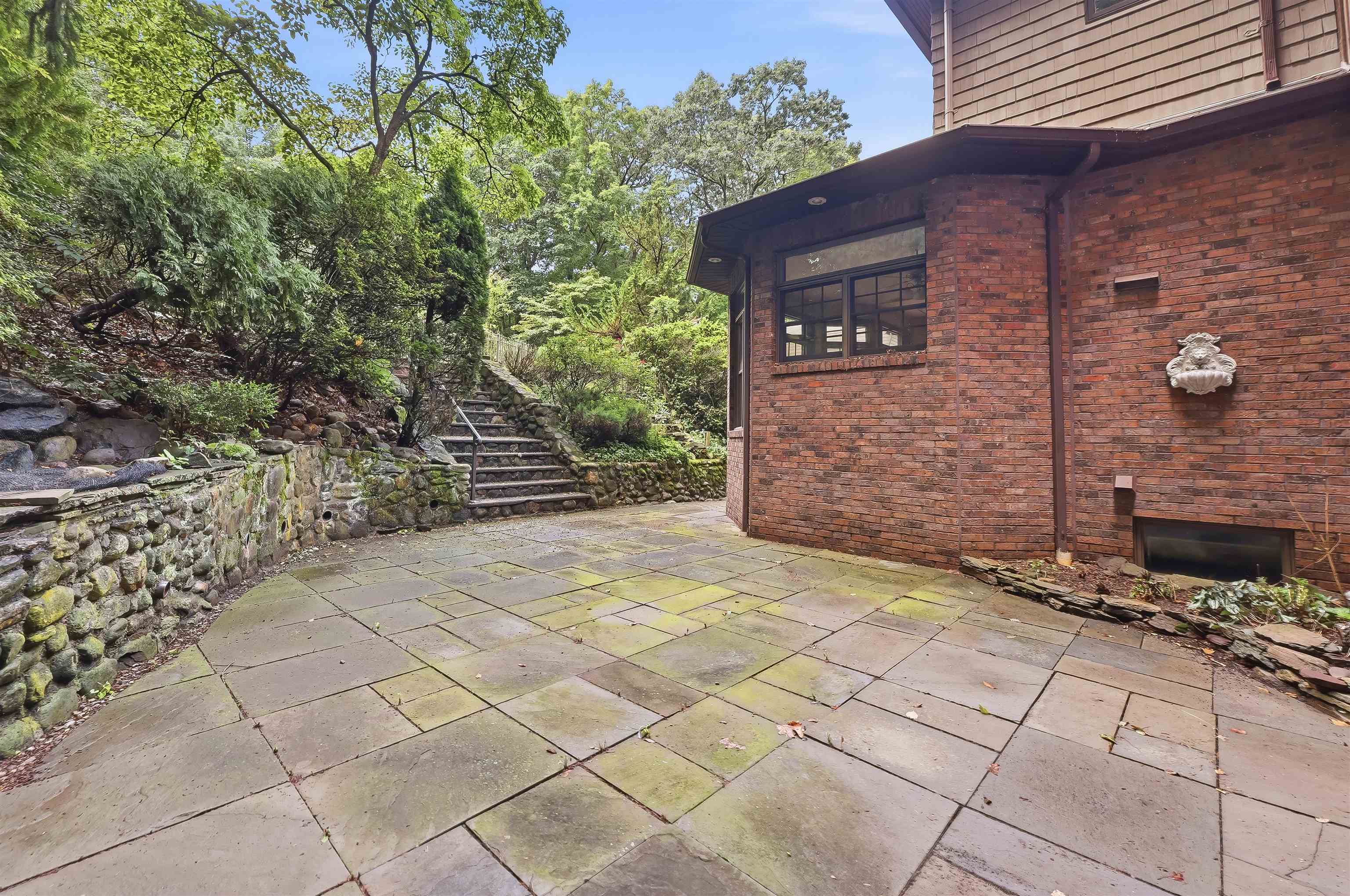 41 Crest Road Hillsdale, NJ 07642 - Photo 38 of 44 Gallery Image 38