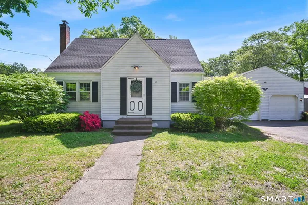 $370,000 | 10 Pine Drive, Windsor Locks, CT 06096
