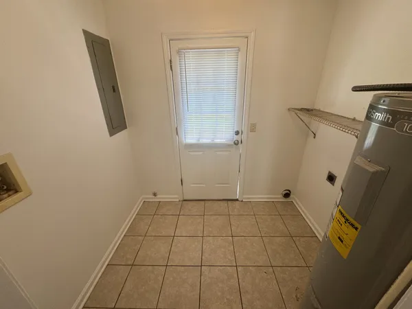 $1,295 | 107 Pickle Street, Unit C, Shelbyville, TN 37160