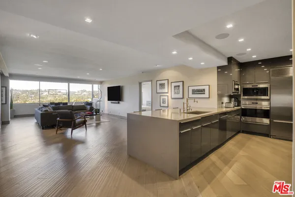 $1,588,000 | 865 Comstock Avenue, Unit 16F, Los Angeles, CA 90024