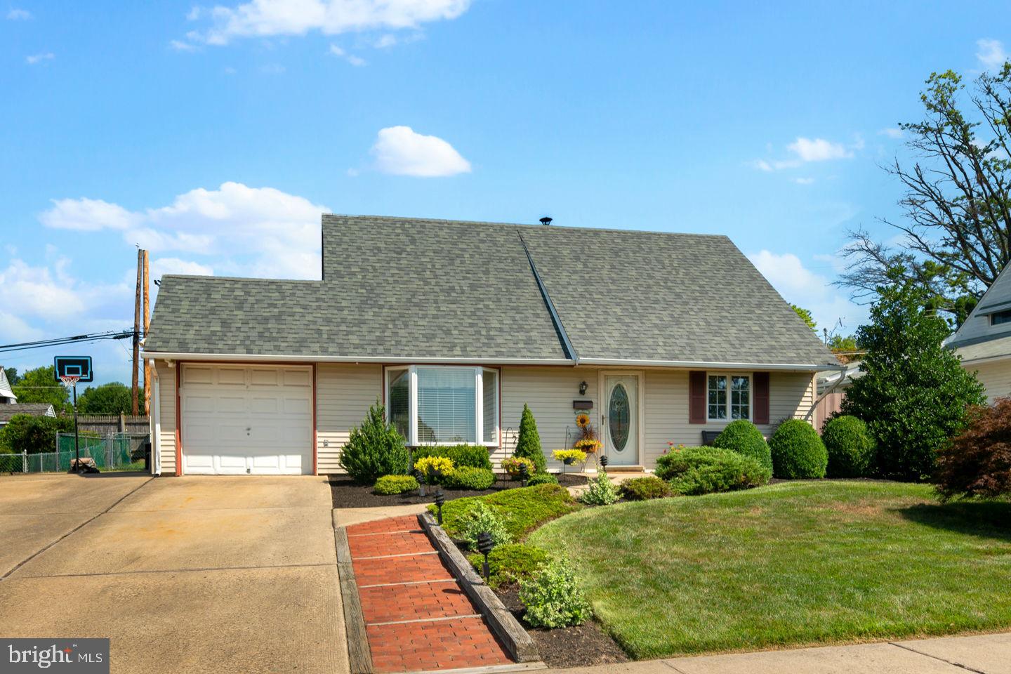 11 Tinsel Road Levittown, PA 19056 - Photo 3 of 35 Concrete Double Driveway