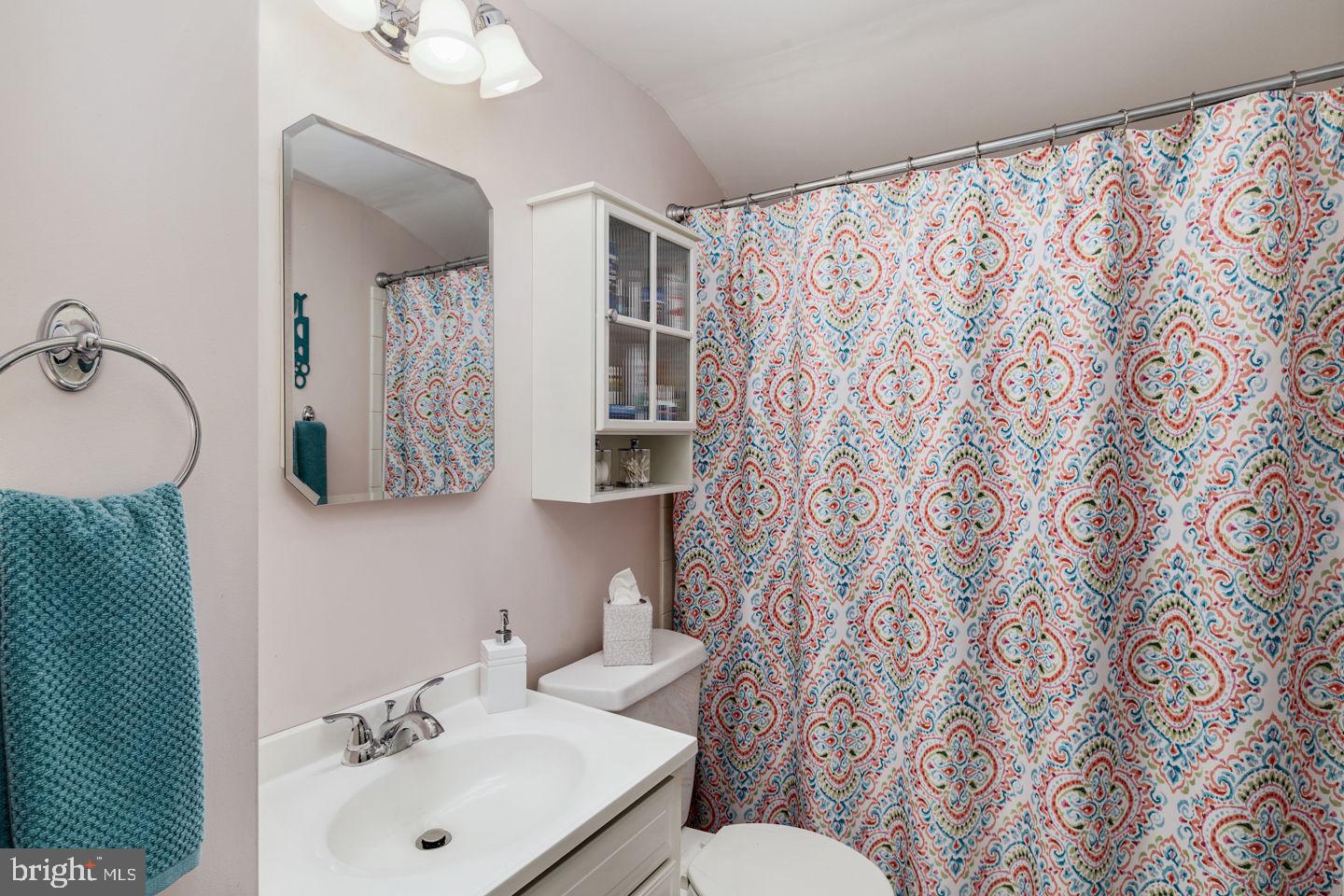 11 Tinsel Road Levittown, PA 19056 - Photo 30 of 35 2nd Floor Full Bathroom