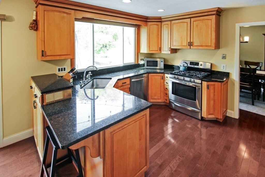 30 Jay Road North Andover, MA 01845 - Photo 3 of 24 Gallery Image 3