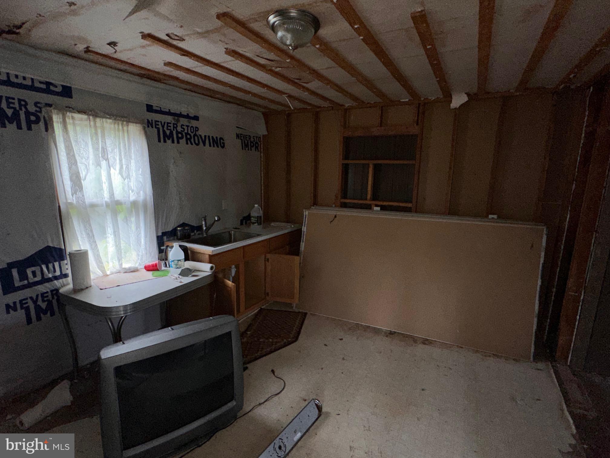 1245 Pious Ridge Road Berkeley Springs, WV 25411 - Photo 8 of 12 Gallery Image 8