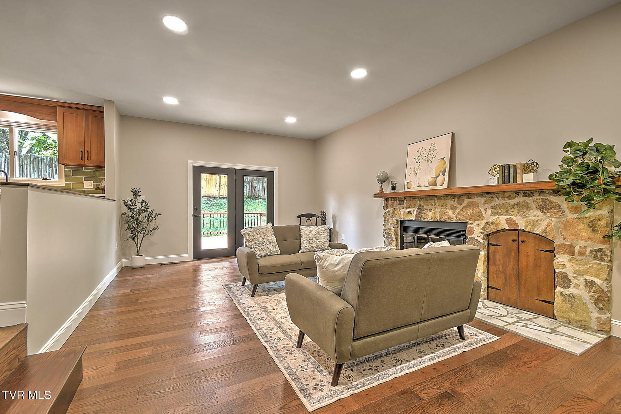 224 Greenway Road Bristol, TN 37620 - Photo 37 of 82 38-web-or-mls-224 Greenway KB-39