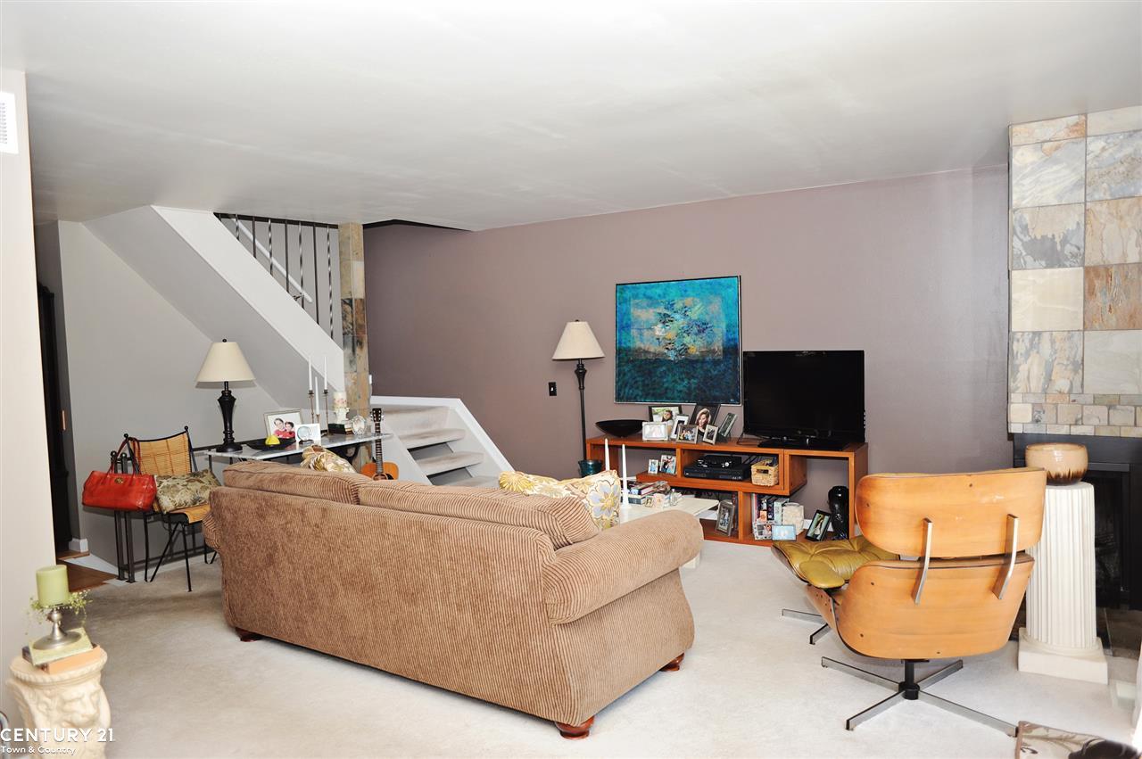 370 Willow Grove Lane Rochester Hills, MI 48307 - Photo 8 of 46