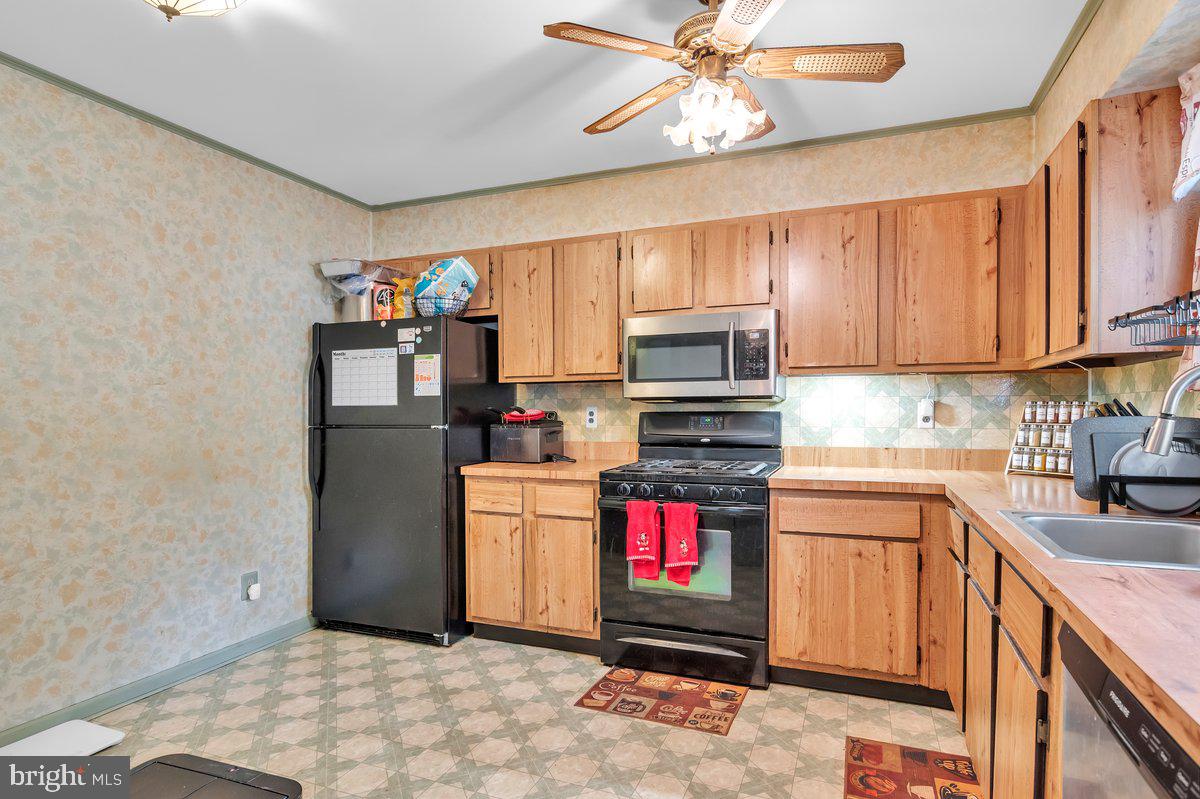 70 Winfield Road Sicklerville, NJ 08081 - Photo 8 of 30