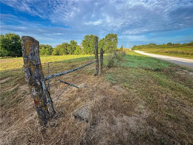 $210,000 | O Highway, Blairstown, MO 64726