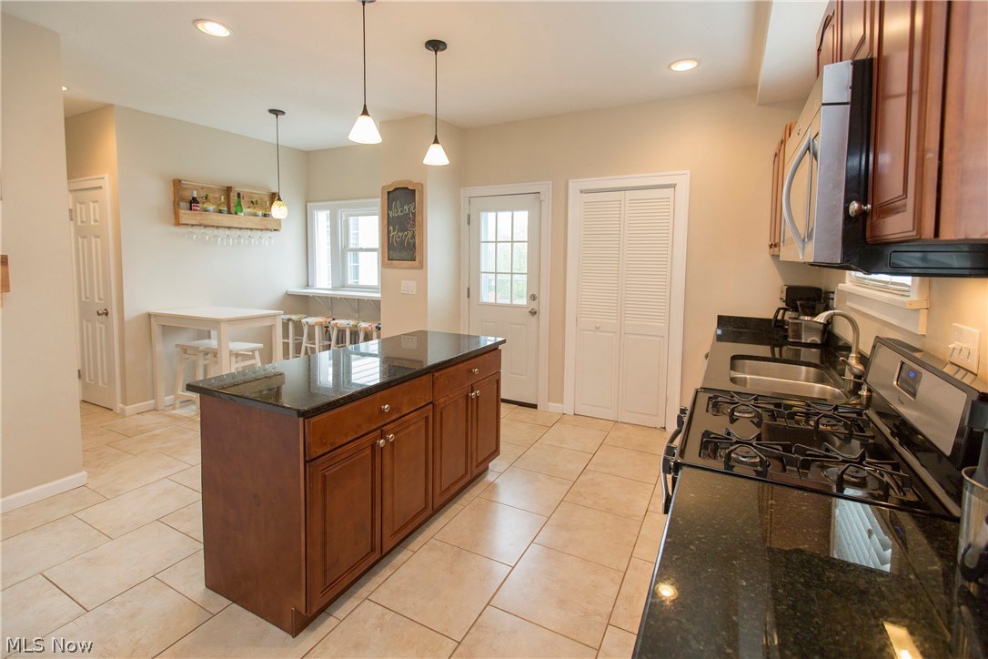 3129 Ludlow Road Cleveland, OH 44120 - Photo 5 of 34 Gallery Image 5