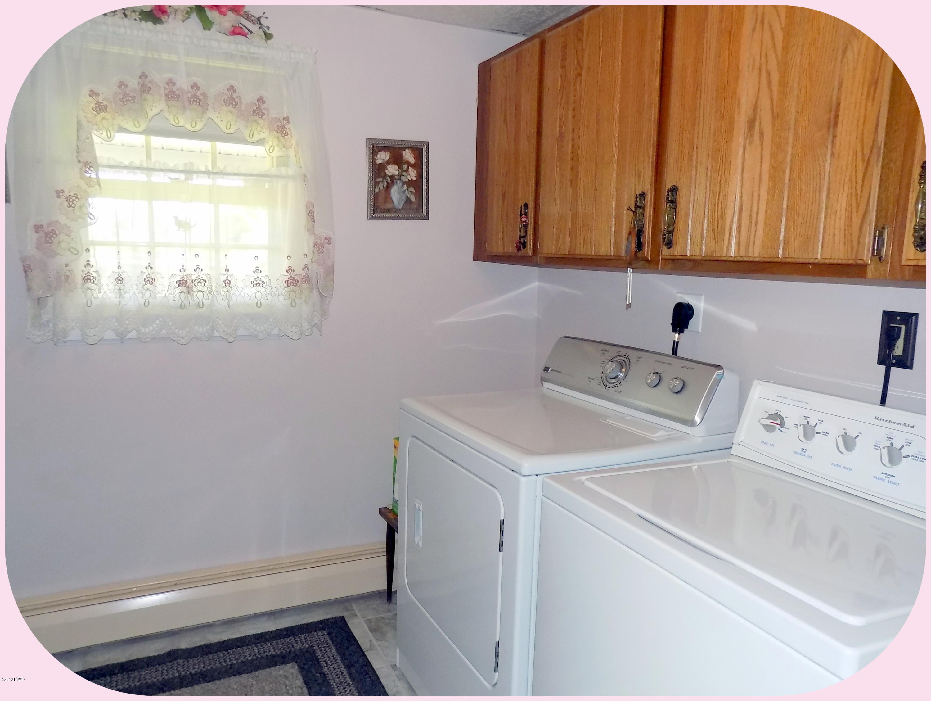 125 Timber Ridge Drive Newfoundland, PA 18445 - Photo 18 of 80 Laundry Room w/Cabinets