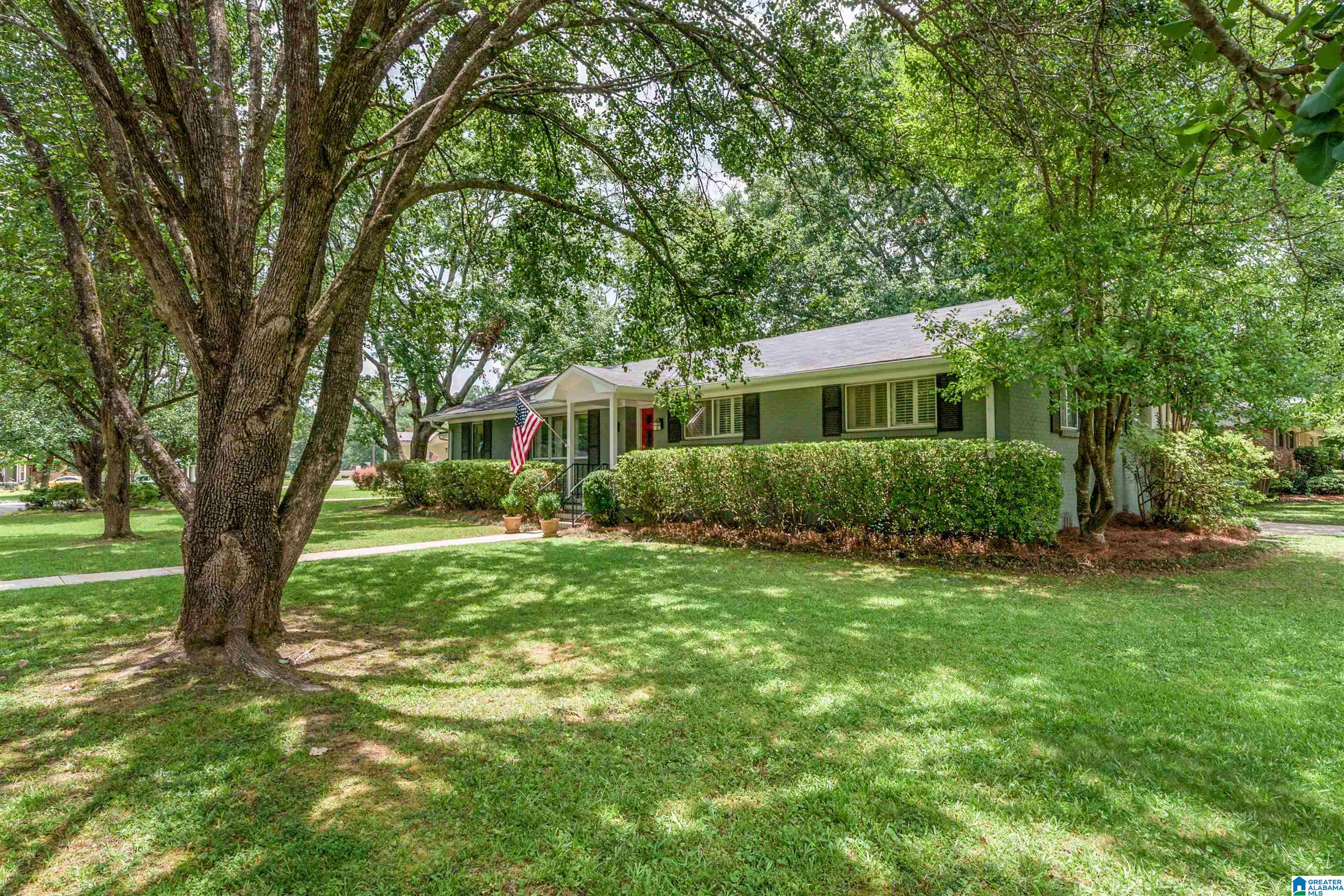 4388 MountainDale Road Birmingham, AL 35213 - Photo 5 of 41