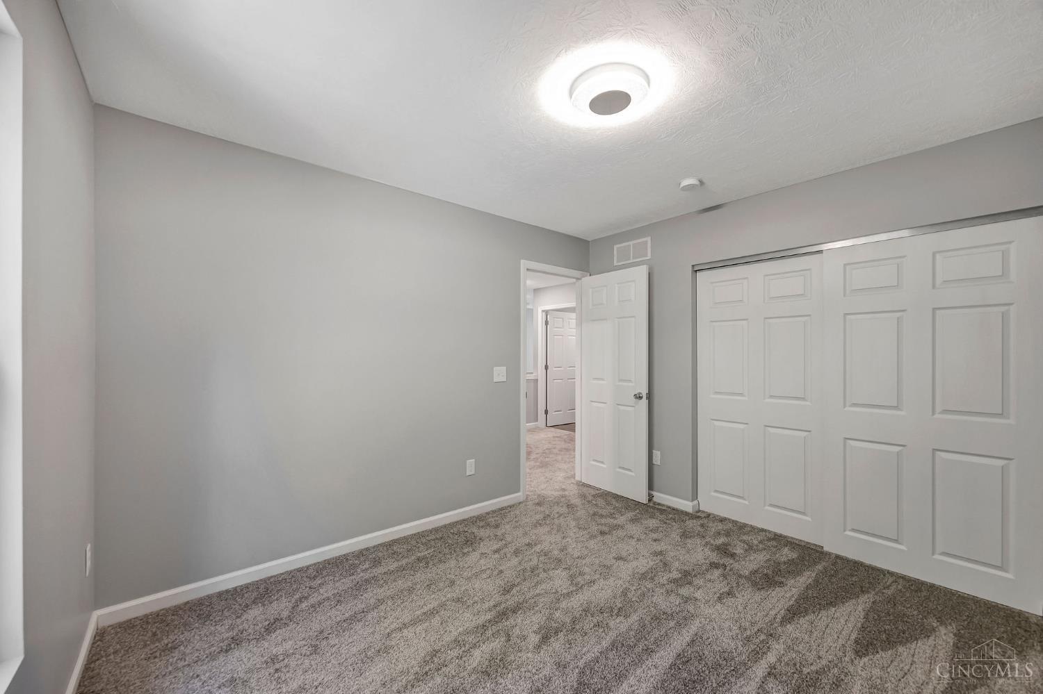 5143 Camargo Road Cincinnati, OH 45227 - Photo 30 of 49