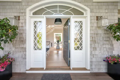 475 David Whites Lane, Southampton, NY 11968