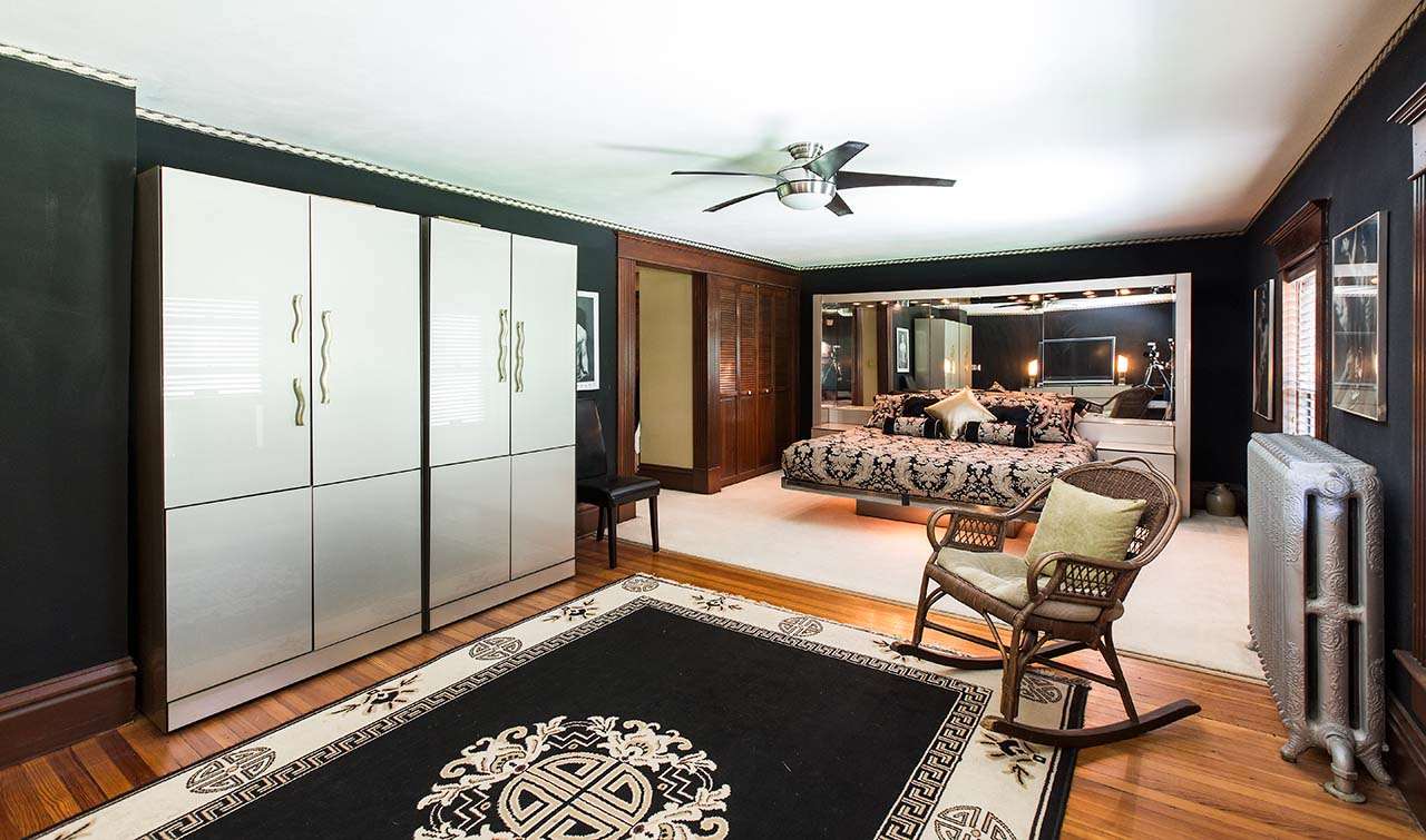 3604 Spring Creek Road Rockford, IL 61107 - Photo 14 of 24 a living room with furniture and a large window