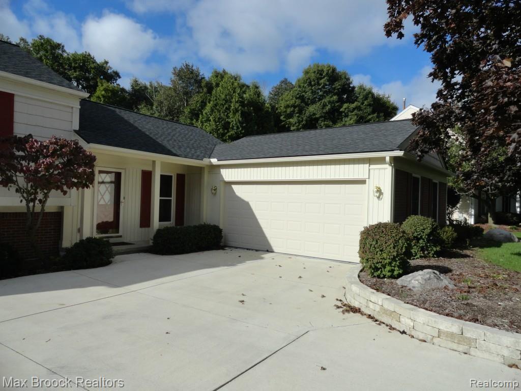 2071 North Fairview Lane Rochester Hills, MI 48306 - Photo 4 of 40