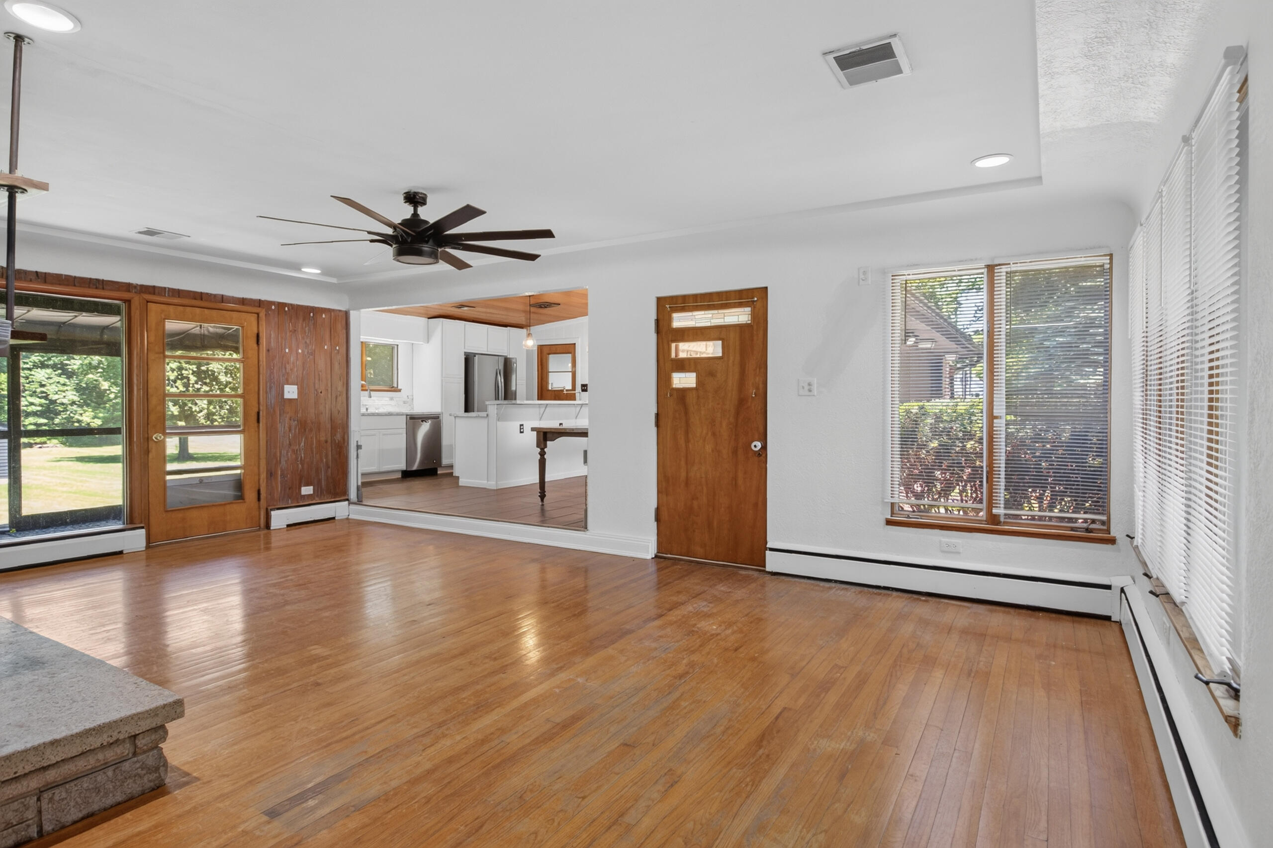 120 East Oak Hill Road Porter, IN 46304 - Photo 25 of 44 2560x1705