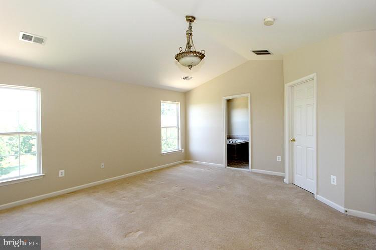 18710 Broken Oak Road Boyds, MD 20841 - Photo 14 of 27 Bedroom (Master)