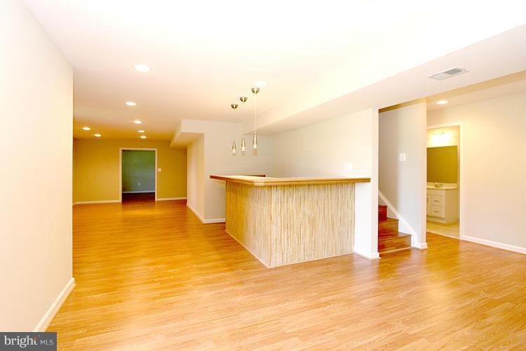 18710 Broken Oak Road Boyds, MD 20841 - Photo 20 of 27 Basement