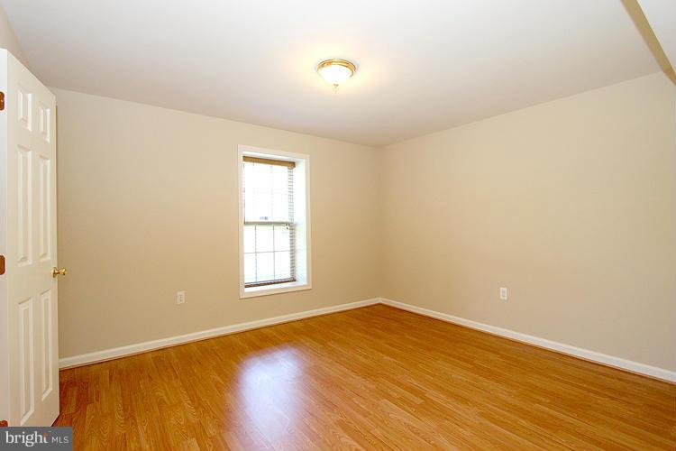 18710 Broken Oak Road Boyds, MD 20841 - Photo 22 of 27 Bedroom