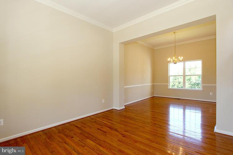 18710 Broken Oak Road Boyds, MD 20841 - Photo 6 of 27 Living Room