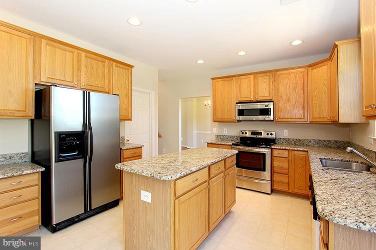 18710 Broken Oak Road Boyds, MD 20841 - Photo 10 of 27 Kitchen