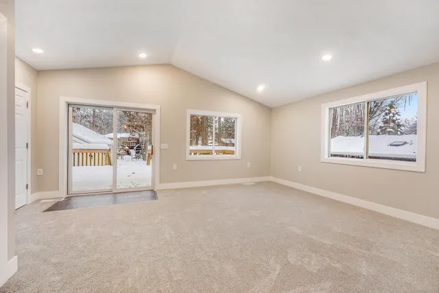 $330,000 | 4341 Laura Avenue Northwest, Comstock Park, MI 49321