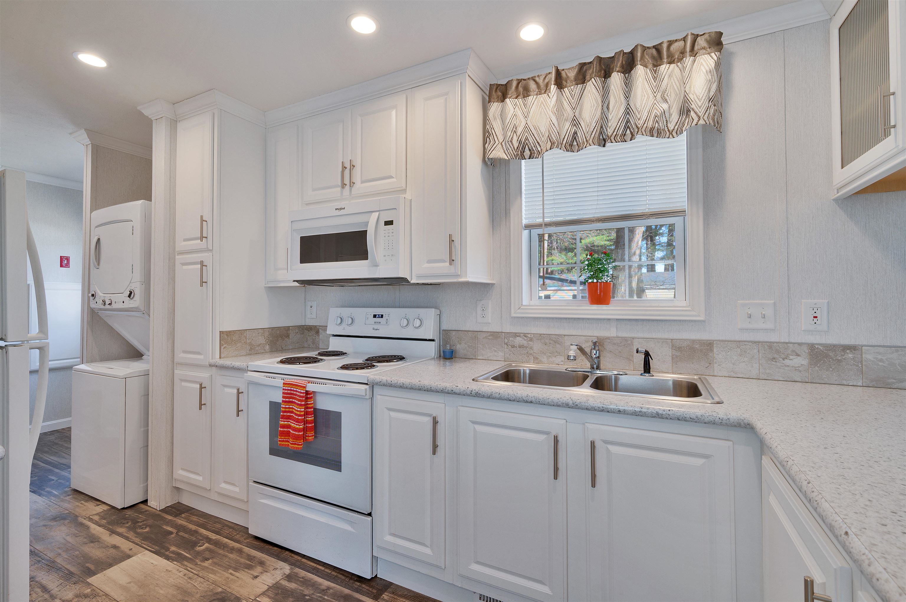 120 Robin Hood Lane, Unit 120 Exeter, NH 03833 - Photo 5 of 38