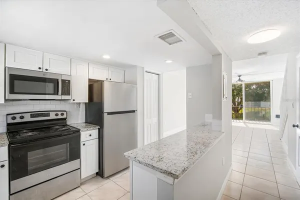 $1,600 | 811 Russell Lane, Unit 309, Brandon, FL 33510