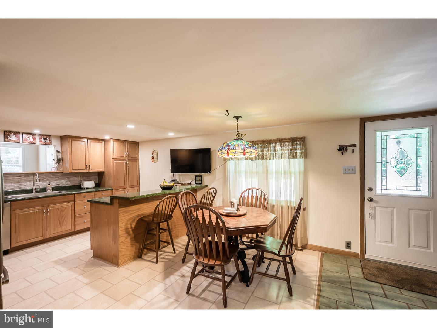 1605 Snyder Road Green Lane, PA 18054 - Photo 3 of 25 Gallery Image 3