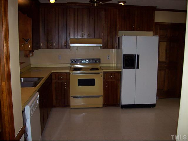 1100 Paine Court Raleigh, NC 27609 - Photo 5 of 9 Kitchen